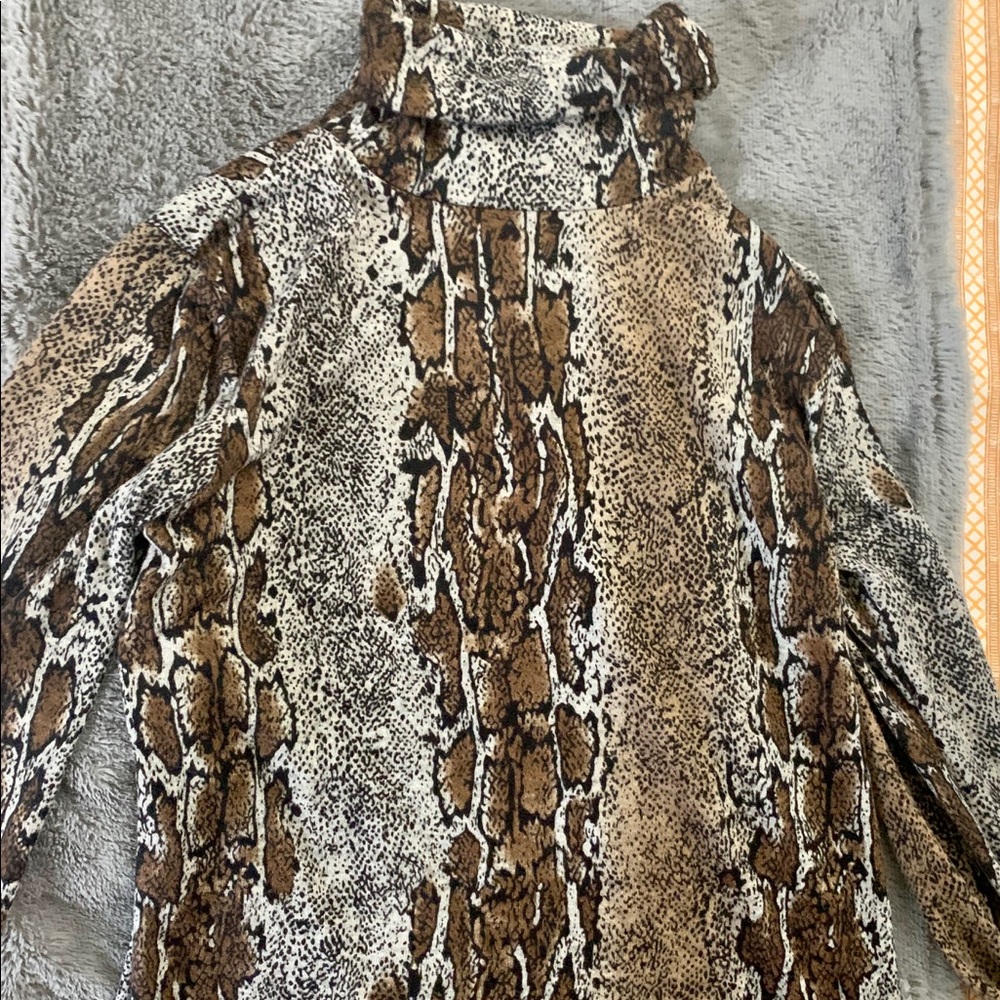 ZARA LONG SLEEVE TURTLENECK